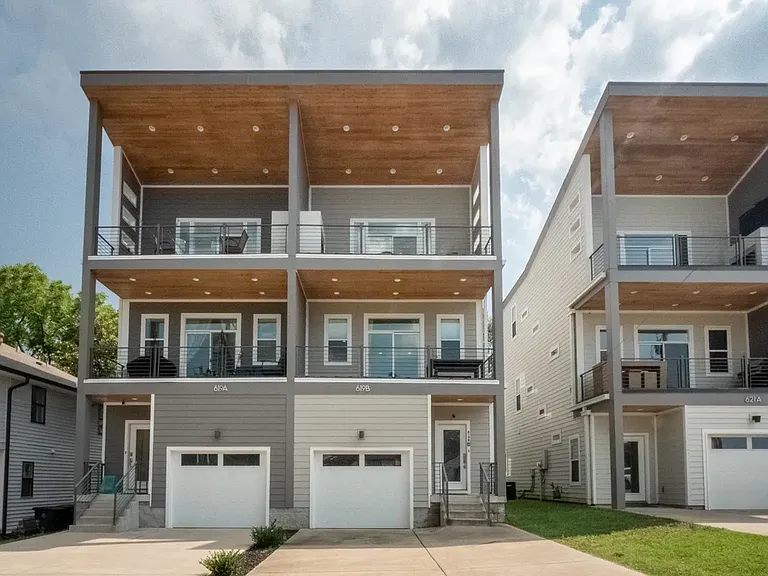 619B Moore Ave — Photo 1