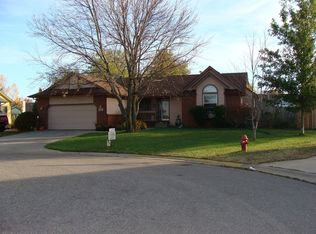 209 E Catalpa Ct, Derby, KS 67037