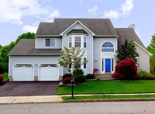 48 Highpointe Way, Matawan, NJ 07747