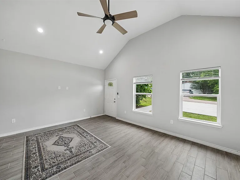 396 Westchase — Photo 3