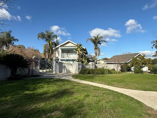 2405 Country Club Ln, Selma, CA 93662