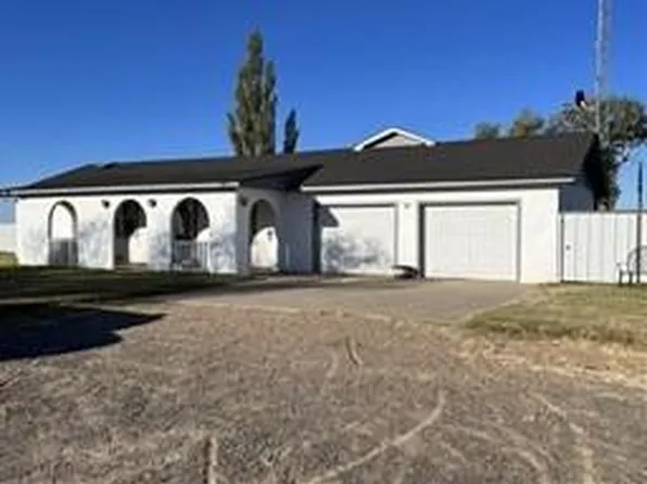 1130 County Road 30, Earth, TX 79031