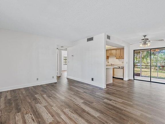 2nd image of 4245 Oak Terrace Drive