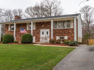 216 Oak Dr, Pasadena, MD 21122