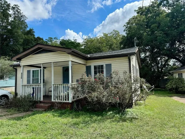 936 Black Dr, Gainesville, GA 30501