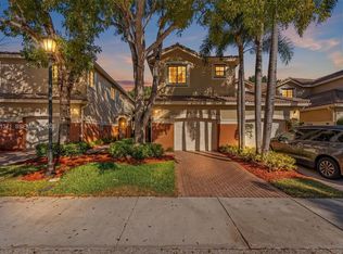 Courtyard At The Grove, Weston, FL 33332