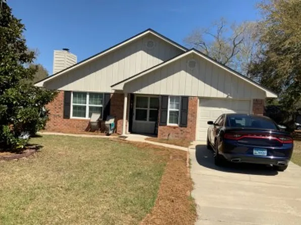 1433 Firefinder Ln, Hinesville, GA 31313