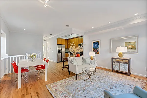 Sold by City Roots Realty | media 12