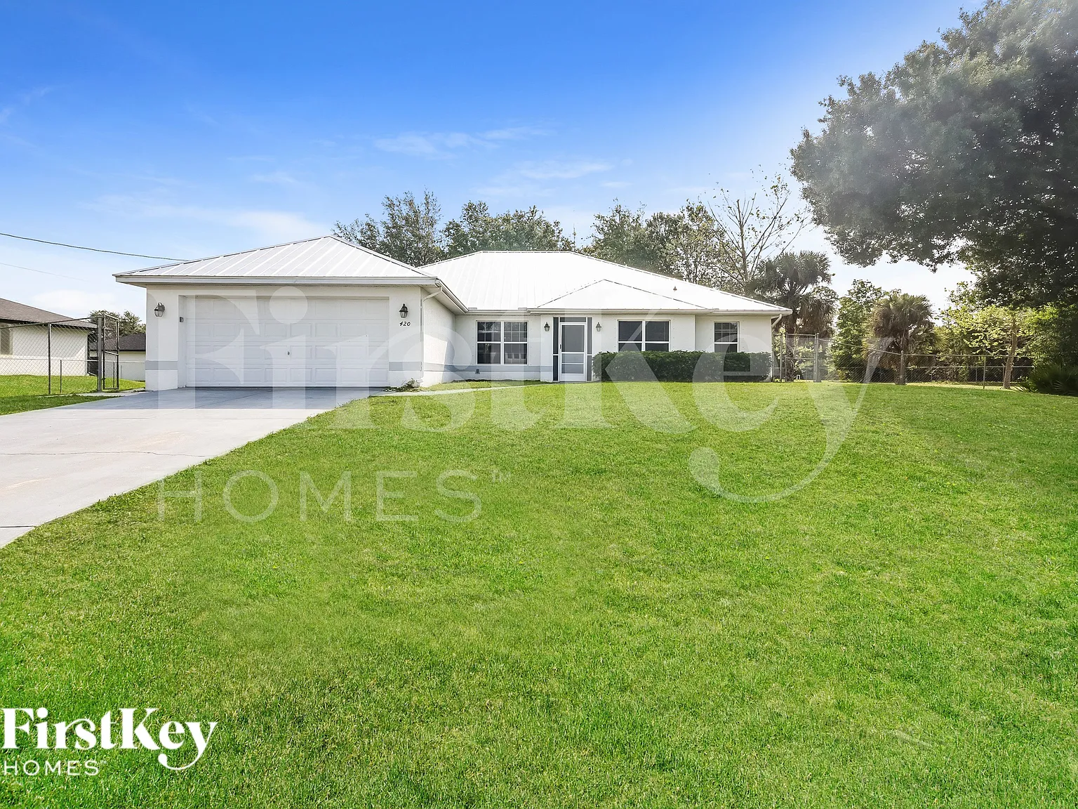 4 bed, 2.0 bath, 2564 sqft, $2,260 — Photo 1