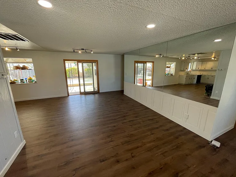 313 Granada Dr — Photo 15
