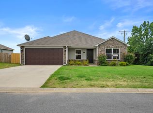 101 Sunland Dr, Beebe, AR 72012