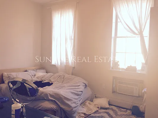 Rented by Sunrise Real Estate | media 32