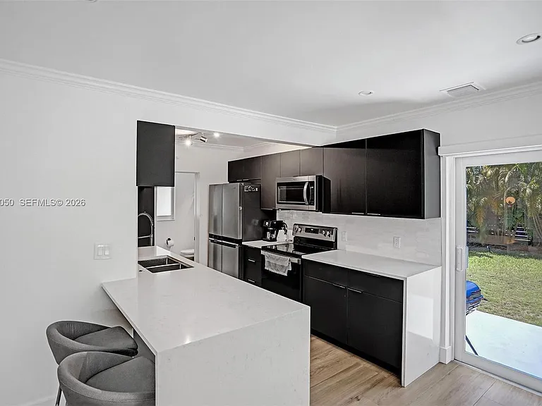 3320 NE 13th Ave #3320 — Photo 6