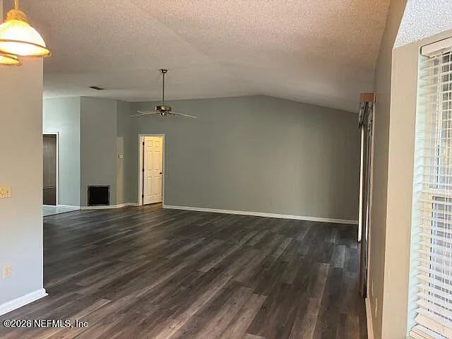 3 bed, 2.0 bath, 1736 sqft, $1,985 — Photo 4
