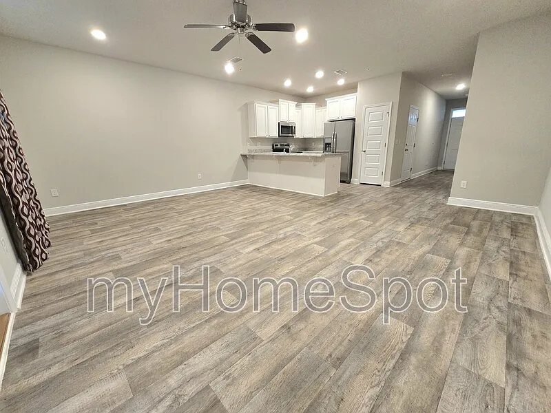 6012 Royal Port Ct