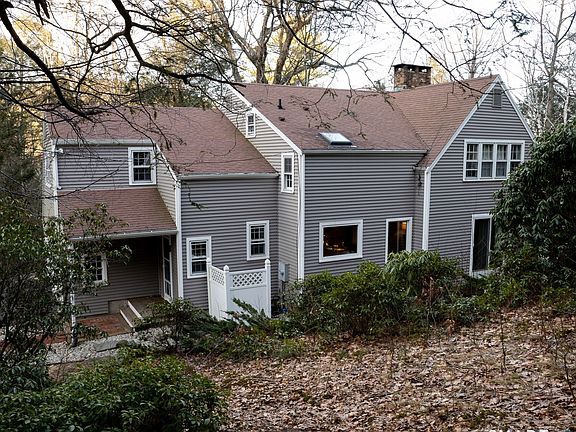 3rd image of 35 Shingle Mill Road