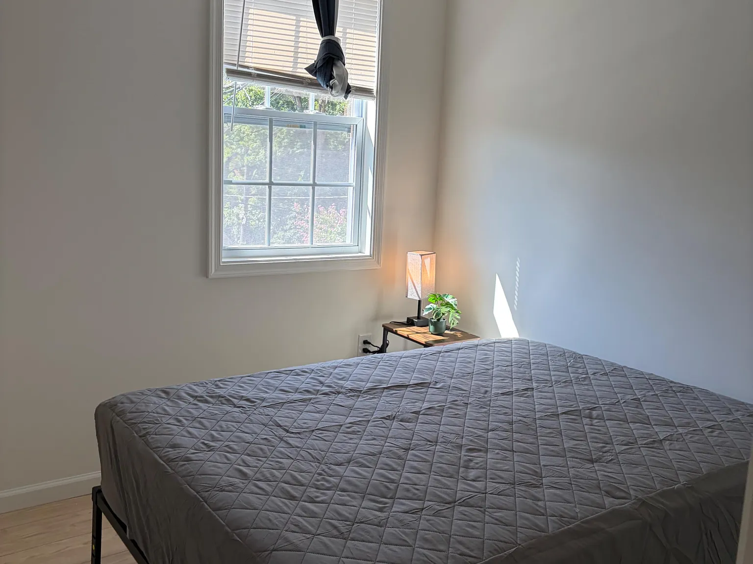 4 bed, 3.0 bath, 1600 sqft, $1,256 — Photo 2