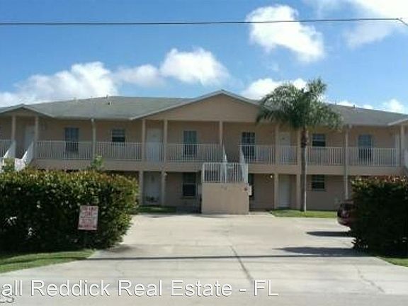 3rd image of 621 SW 47th Ter APT 203