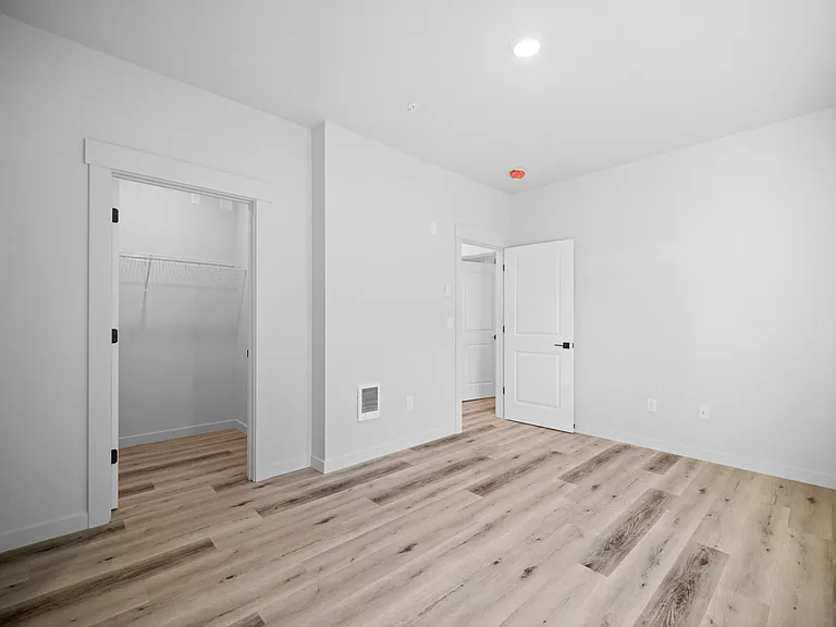 Valleyway Apartments — Photo 29