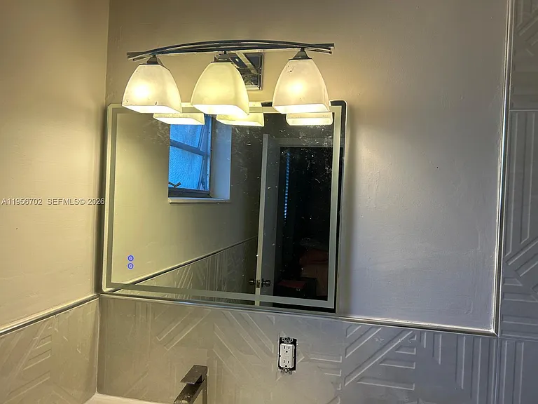 270 NE 191st St #101 — Photo 18