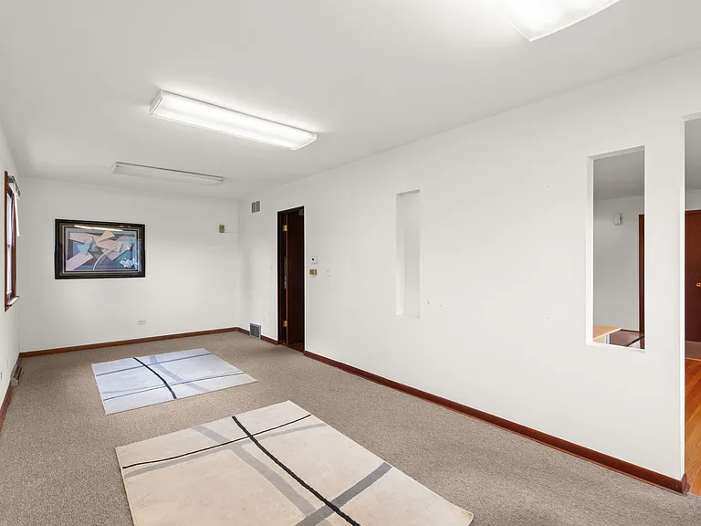 123 Ogden Ave — Photo 37