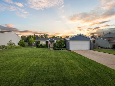 1255 Meadowood Dr, Waterford, MI, 48327