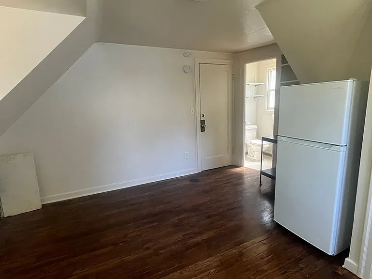 430 W 12th Ave #4 — Photo 3