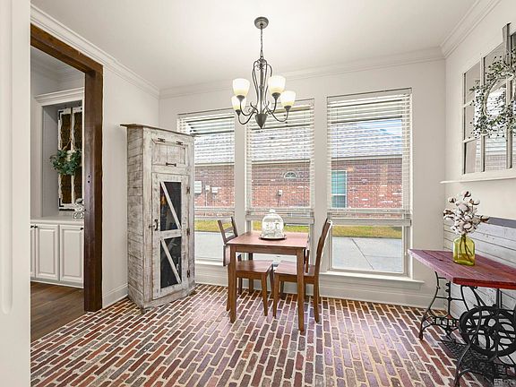 5th image of 17110 Bradford Ave