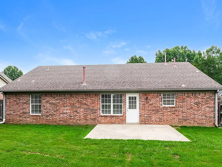 120 Pinewood Dr — Photo 15