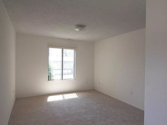 4th image of 15147 Seagull Dr