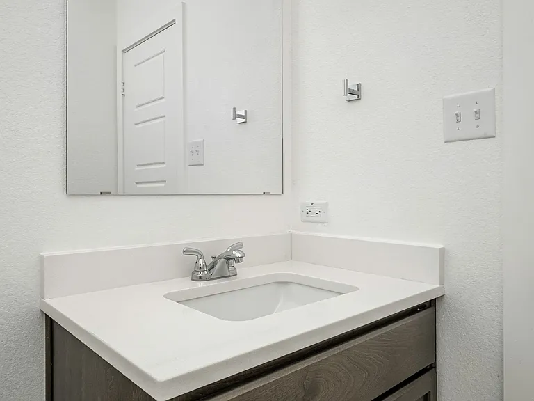 8434 Adelaide Dr — Photo 26