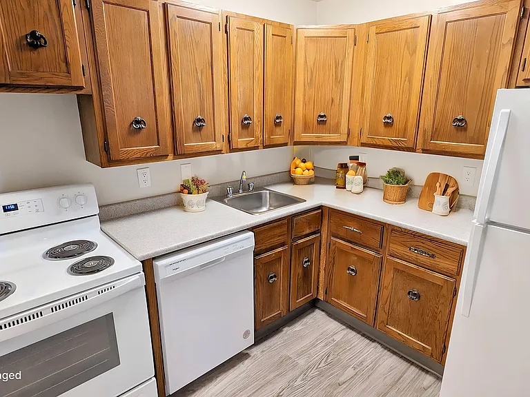 226 Fairmont Dr — Photo 5