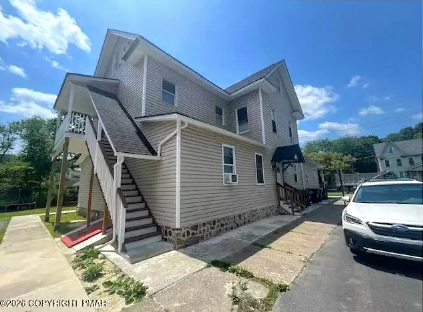2 bed, 750 sqft, $1,800 — Photo 1