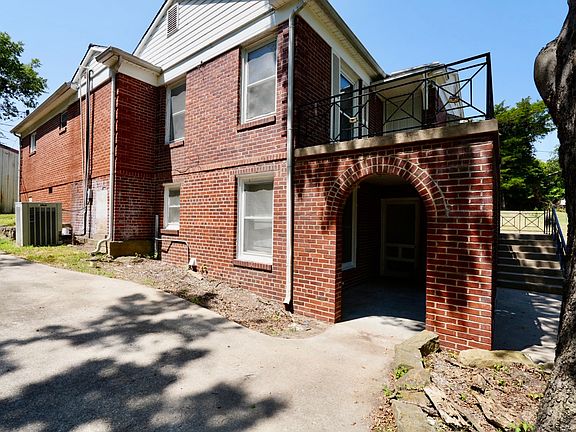 3rd image of 508 E Jefferson Ave