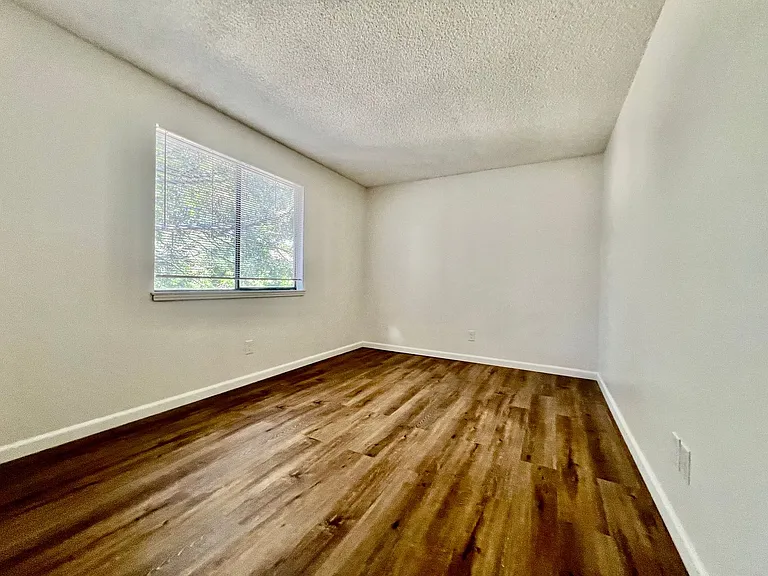 18073 E Ohio Ave #203 — Photo 12