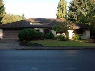 2317 SE Singing Woods Dr, Hillsboro, OR