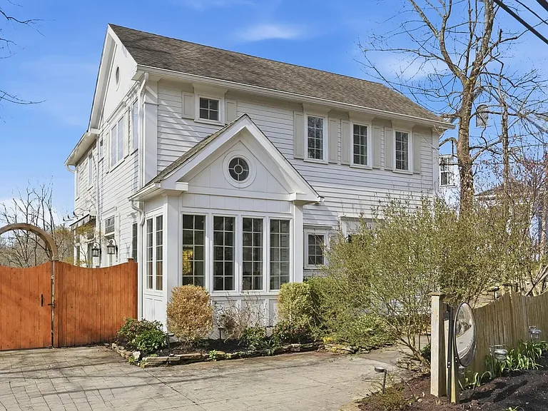 669 Route 213 — Photo 1