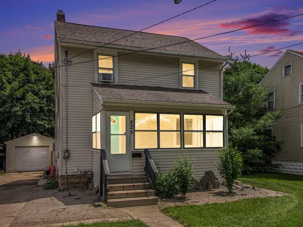 225 N Bowen St, Jackson, MI 49202
