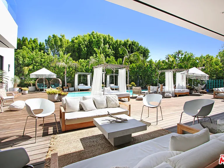 9570 Sunset Blvd — Photo 38
