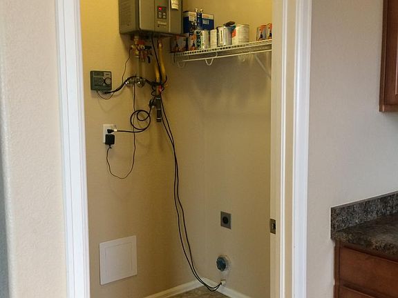 Laundry/Tankless Water Heater