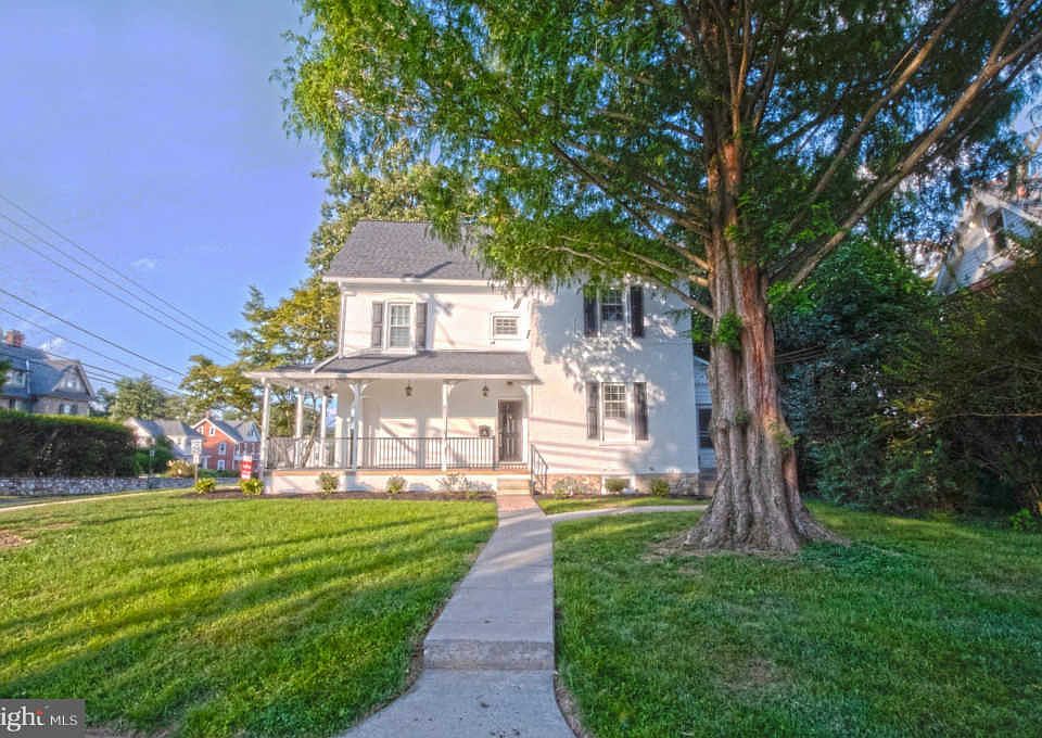 1st image of 33 Downing Ave #2