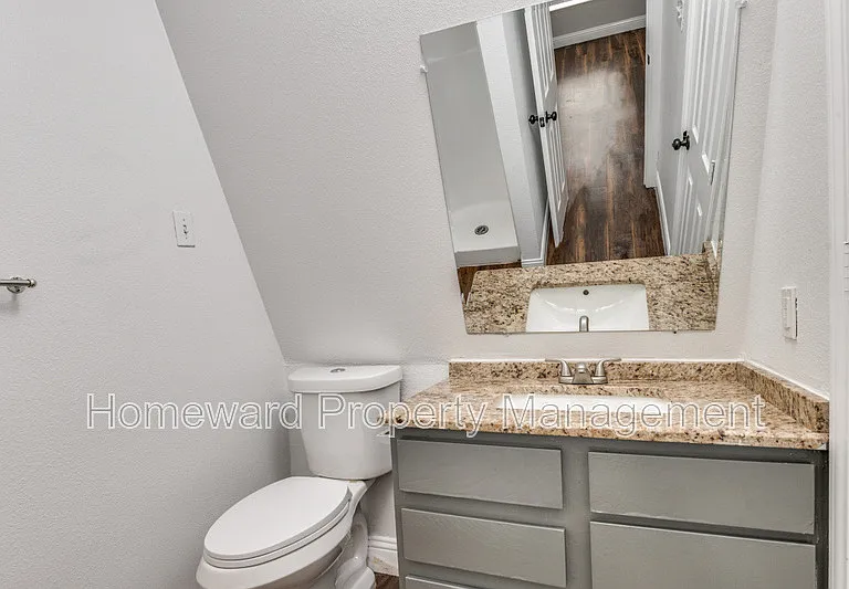 809 E Pioneer Dr — Photo 7