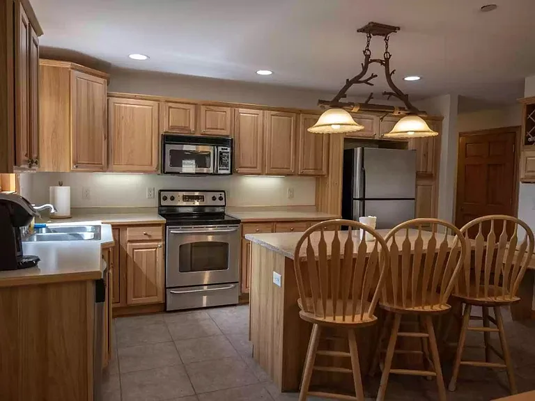 1828 Parkland Dr #403 — Photo 2