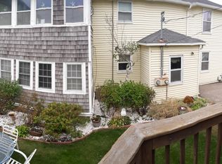 1 9th St #1, Hampton, NH 03842