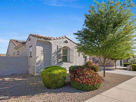 3rd image of 16182 W MONTEROSA Street