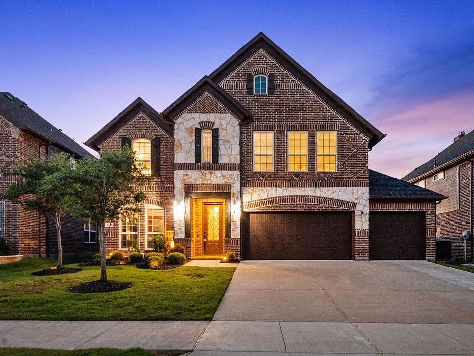 1st image of 2445 Twin Oaks Dr