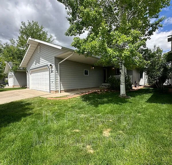3209 Wild Rose Ln — Photo 1
