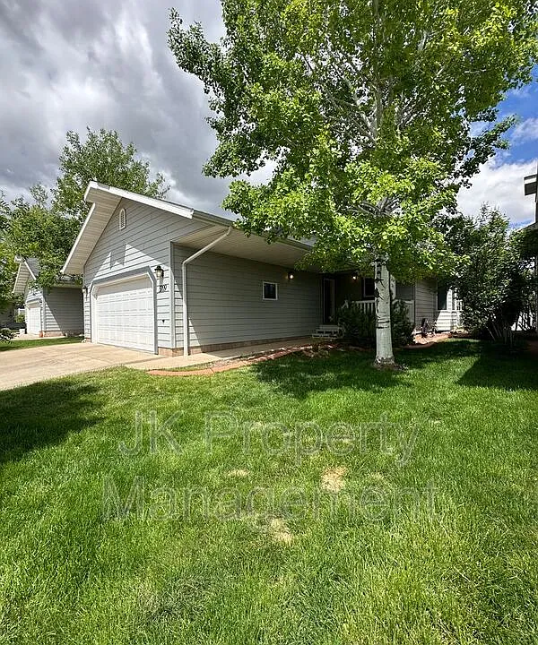 3209 Wild Rose Ln