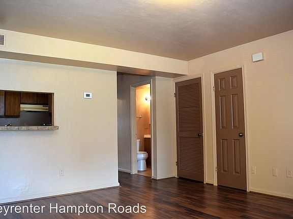 4th image of 560 Ashlawn Dr APT 7