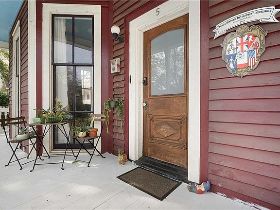 4th image of 5 N Pine St